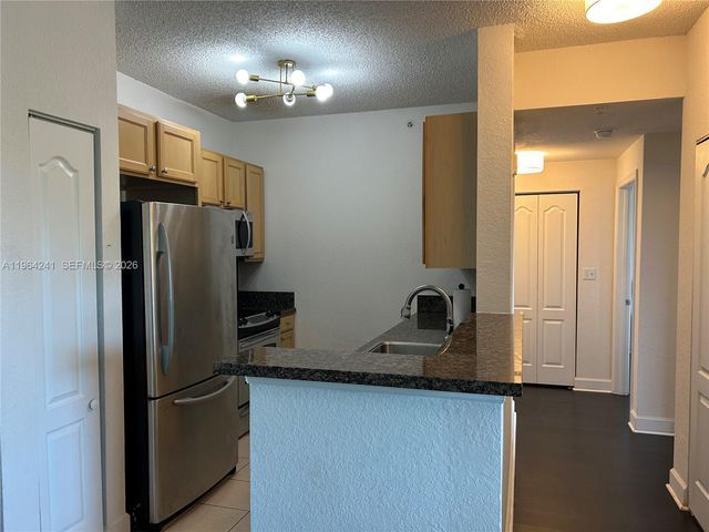 6001 SW 70th St 551, South Miami, FL 33143