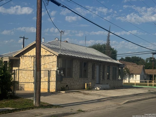 655 CUPPLES RD, San Antonio, TX 78237