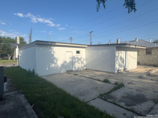 655 CUPPLES RD, San Antonio, TX 78237