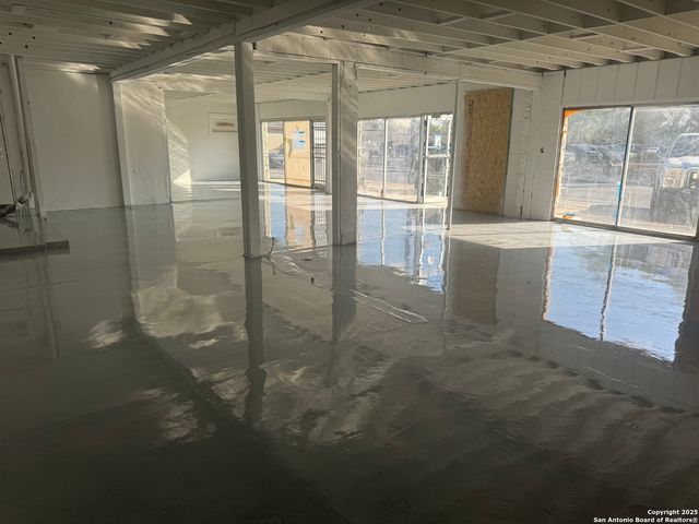 655 CUPPLES RD, San Antonio, TX 78237