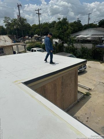 655 CUPPLES RD, San Antonio, TX 78237