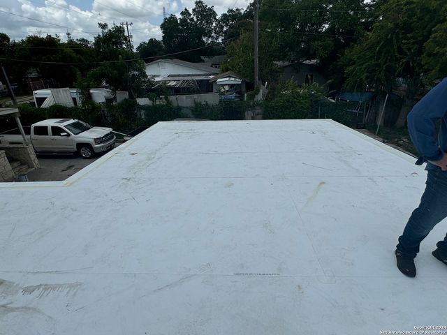 655 CUPPLES RD, San Antonio, TX 78237