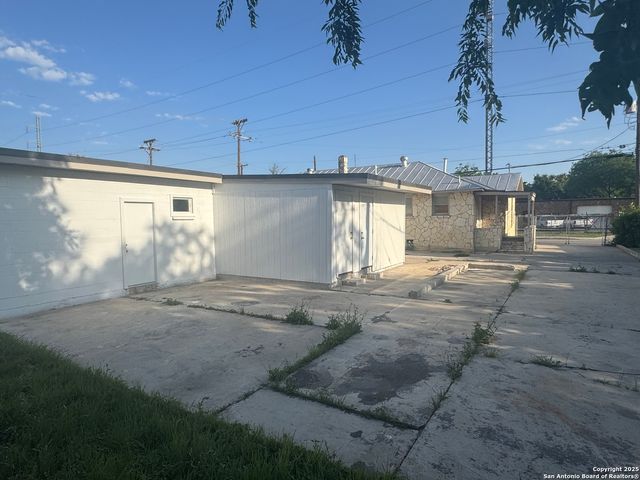 655 CUPPLES RD, San Antonio, TX 78237