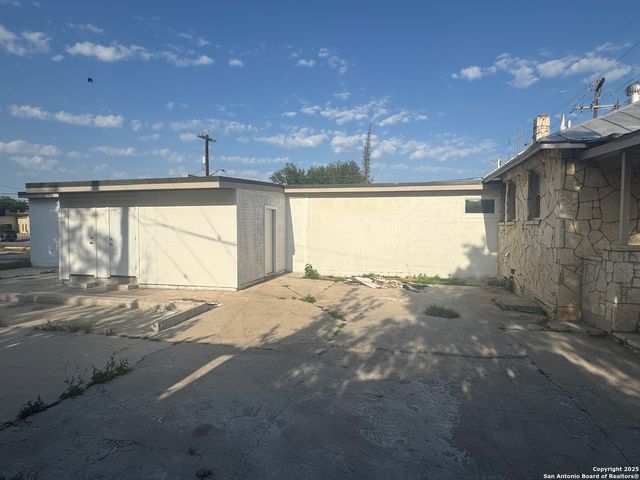 655 CUPPLES RD, San Antonio, TX 78237