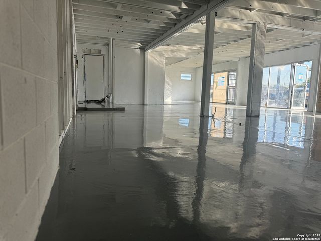 655 CUPPLES RD, San Antonio, TX 78237