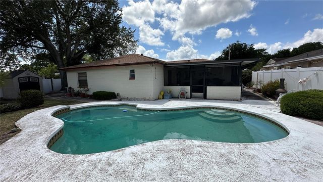 8603 BARKWOOD PLACE, Tampa, FL 33615