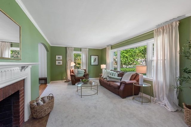 9125 N Meadowlark LANE, Bayside, WI 53217