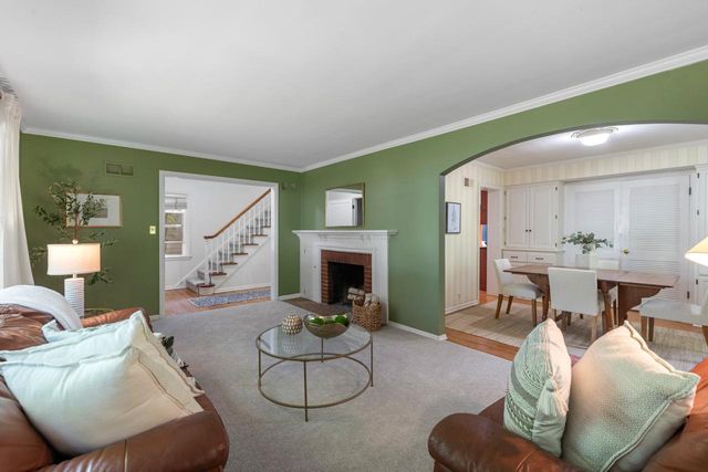 9125 N Meadowlark LANE, Bayside, WI 53217