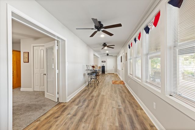 2118 W Lake Drive, Gladewater, TX 75647
