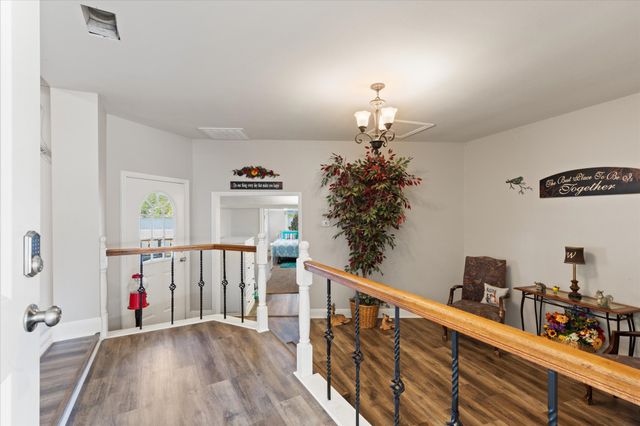 2118 W Lake Drive, Gladewater, TX 75647