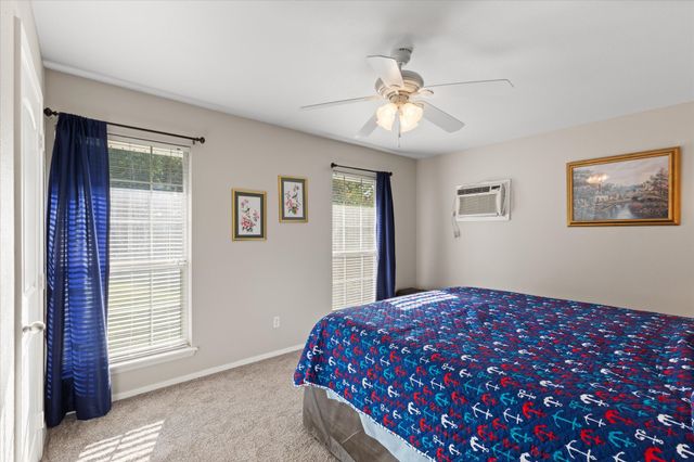 2118 W Lake Drive, Gladewater, TX 75647