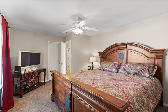 2118 W Lake Drive, Gladewater, TX 75647