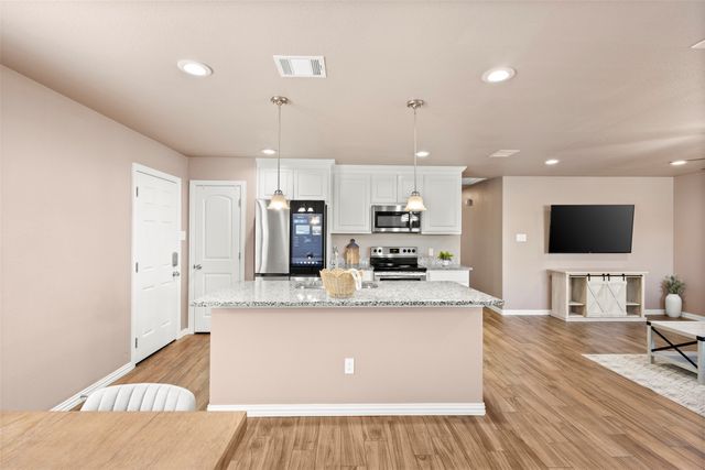 300 Lipscomb Street, Cleburne, TX 76031