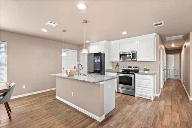 300 Lipscomb Street, Cleburne, TX 76031