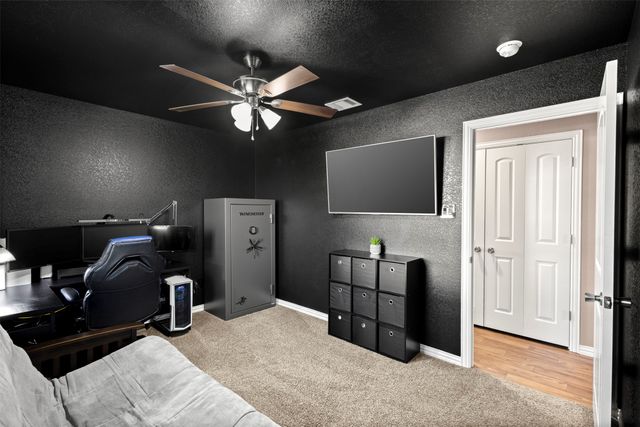 300 Lipscomb Street, Cleburne, TX 76031