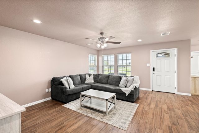 300 Lipscomb Street, Cleburne, TX 76031