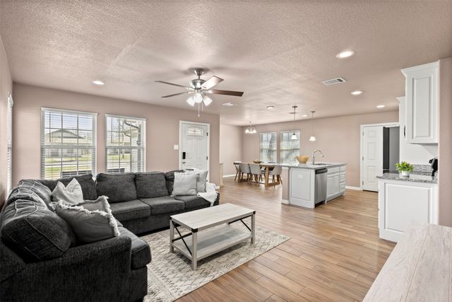 300 Lipscomb Street, Cleburne, TX 76031