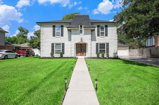 110 Dorado Drive, Friendswood, TX 77546
