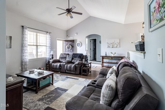 28 Silver Creek Drive, Clayton, NC 27520