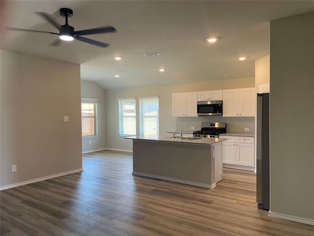 5552 Rollins Drive, Krum, TX 76249
