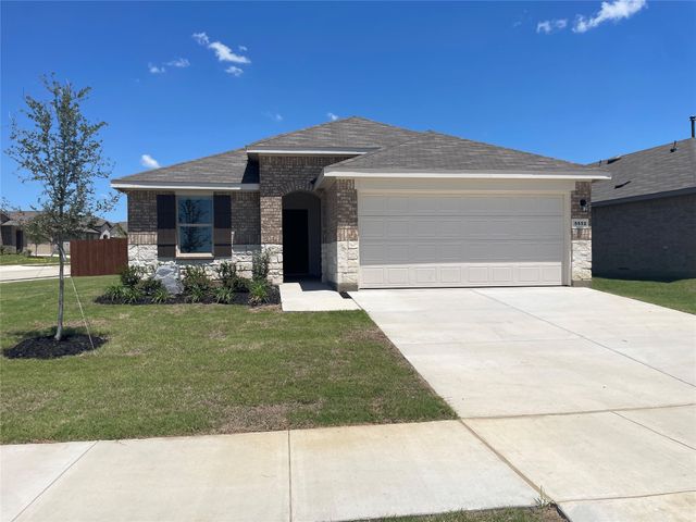 5552 Rollins Drive, Krum, TX 76249
