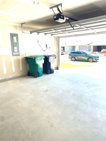 5552 Rollins Drive, Krum, TX 76249