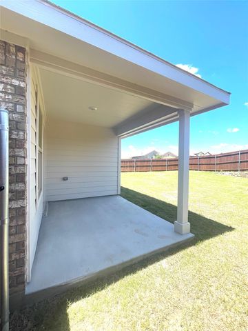 5552 Rollins Drive, Krum, TX 76249