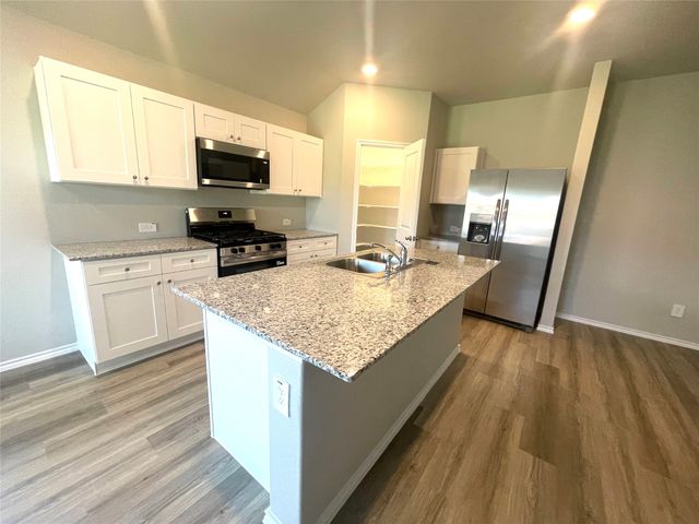 5552 Rollins Drive, Krum, TX 76249