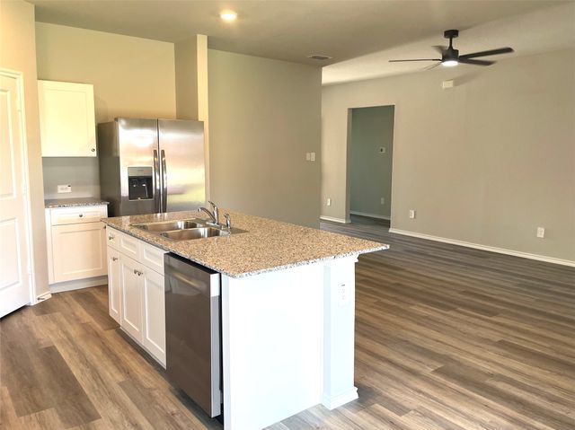5552 Rollins Drive, Krum, TX 76249