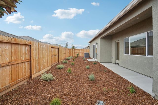 1125 Nicklaus Rd, Galt, CA 95632