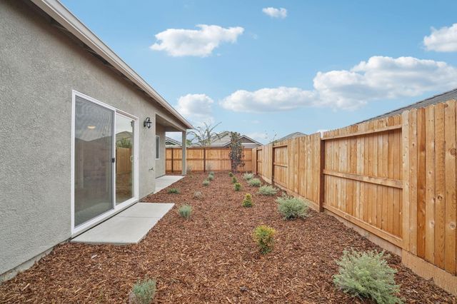 1125 Nicklaus Rd, Galt, CA 95632