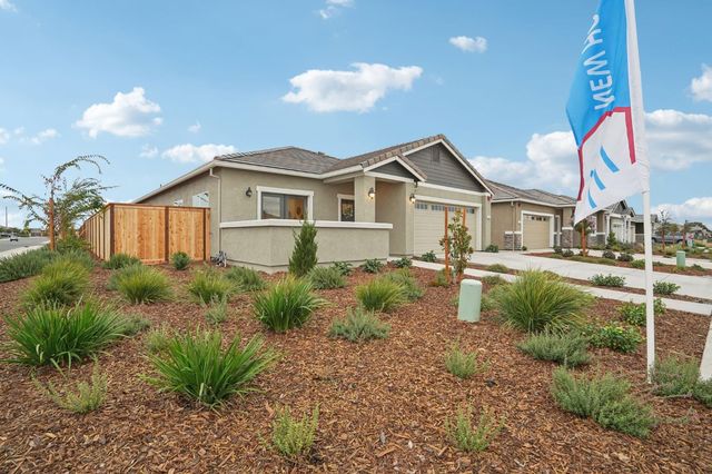 1125 Nicklaus Rd, Galt, CA 95632