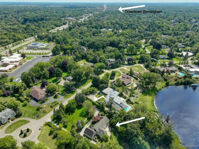 363 Lakewood Drive, Bloomfield Hills, MI 48304