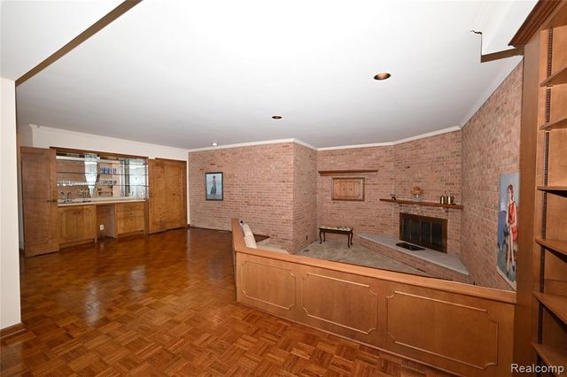 363 Lakewood Drive, Bloomfield Hills, MI 48304