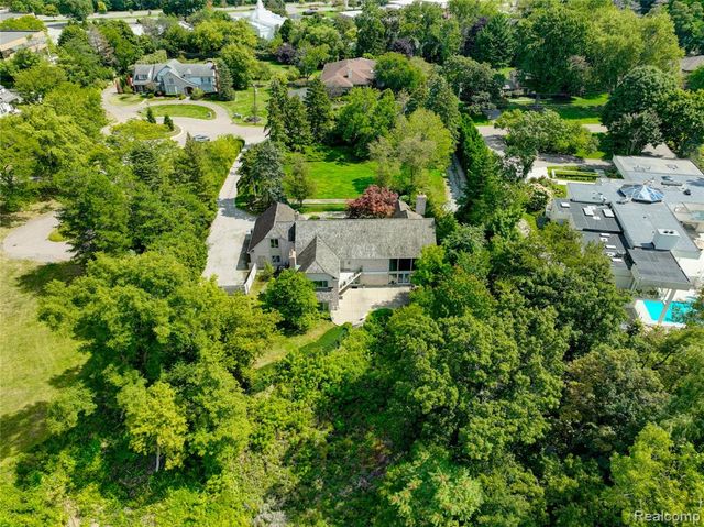 363 Lakewood Drive, Bloomfield Hills, MI 48304