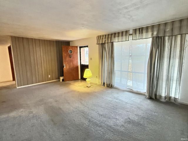 4008 S Larry Lane, Muncie, IN 47302