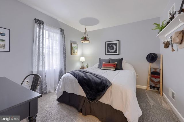 204 POST OAK RD, Lancaster, PA 17603