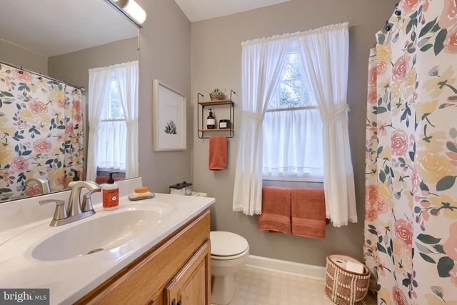 204 POST OAK RD, Lancaster, PA 17603