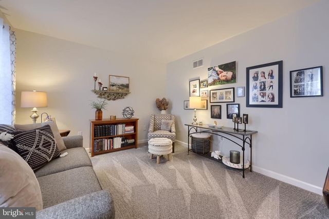 204 POST OAK RD, Lancaster, PA 17603