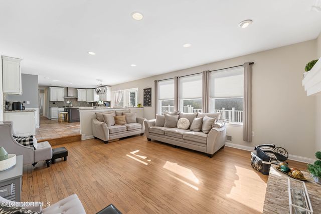 8 Tamar Court, Manalapan, NJ 07726