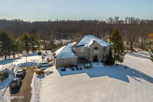 8 Tamar Court, Manalapan, NJ 07726