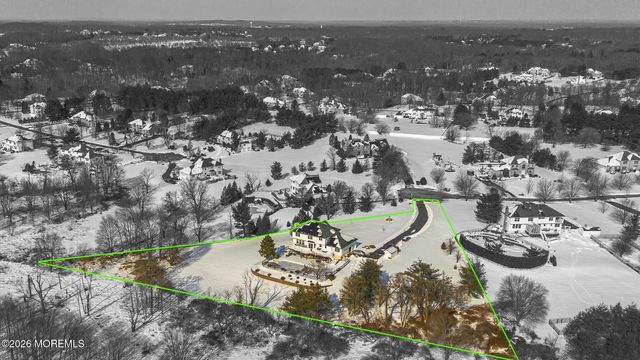 8 Tamar Court, Manalapan, NJ 07726