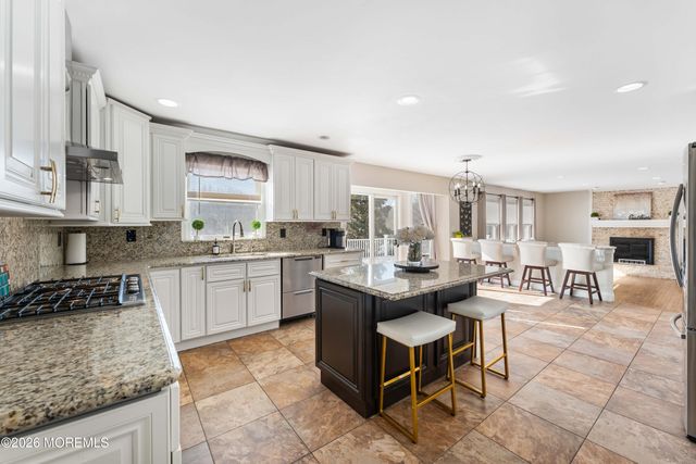 8 Tamar Court, Manalapan, NJ 07726