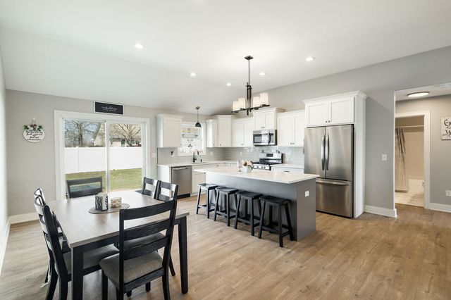 1059 Hummingbird Lane, Peotone, IL 60468