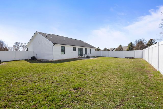 1059 Hummingbird Lane, Peotone, IL 60468