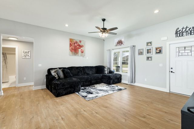 1059 Hummingbird Lane, Peotone, IL 60468