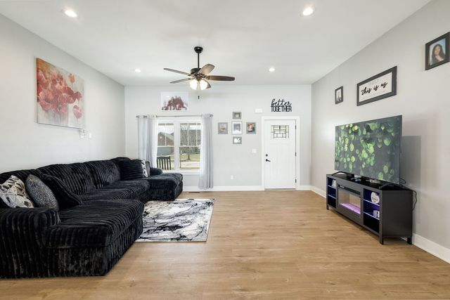 1059 Hummingbird Lane, Peotone, IL 60468