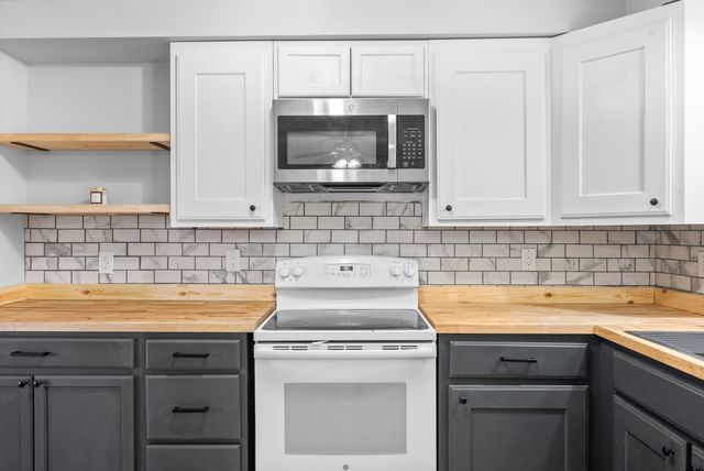 1804 Palamino Dr, Clarksville, TN 37042