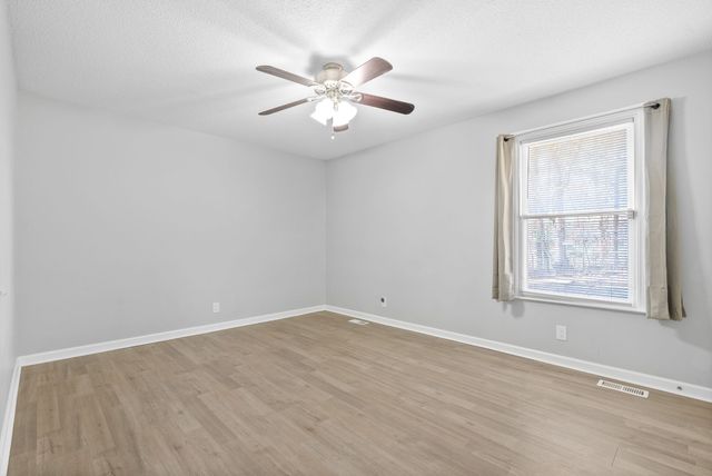 1804 Palamino Dr, Clarksville, TN 37042