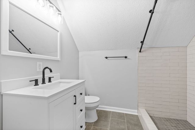 1804 Palamino Dr, Clarksville, TN 37042